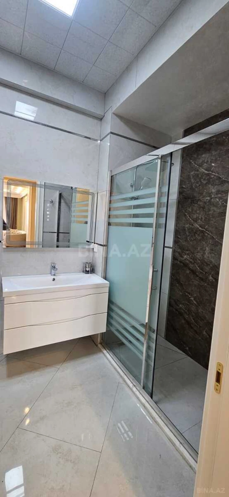 Kirayə verilir 3 otaqlı mənzil 135 m²