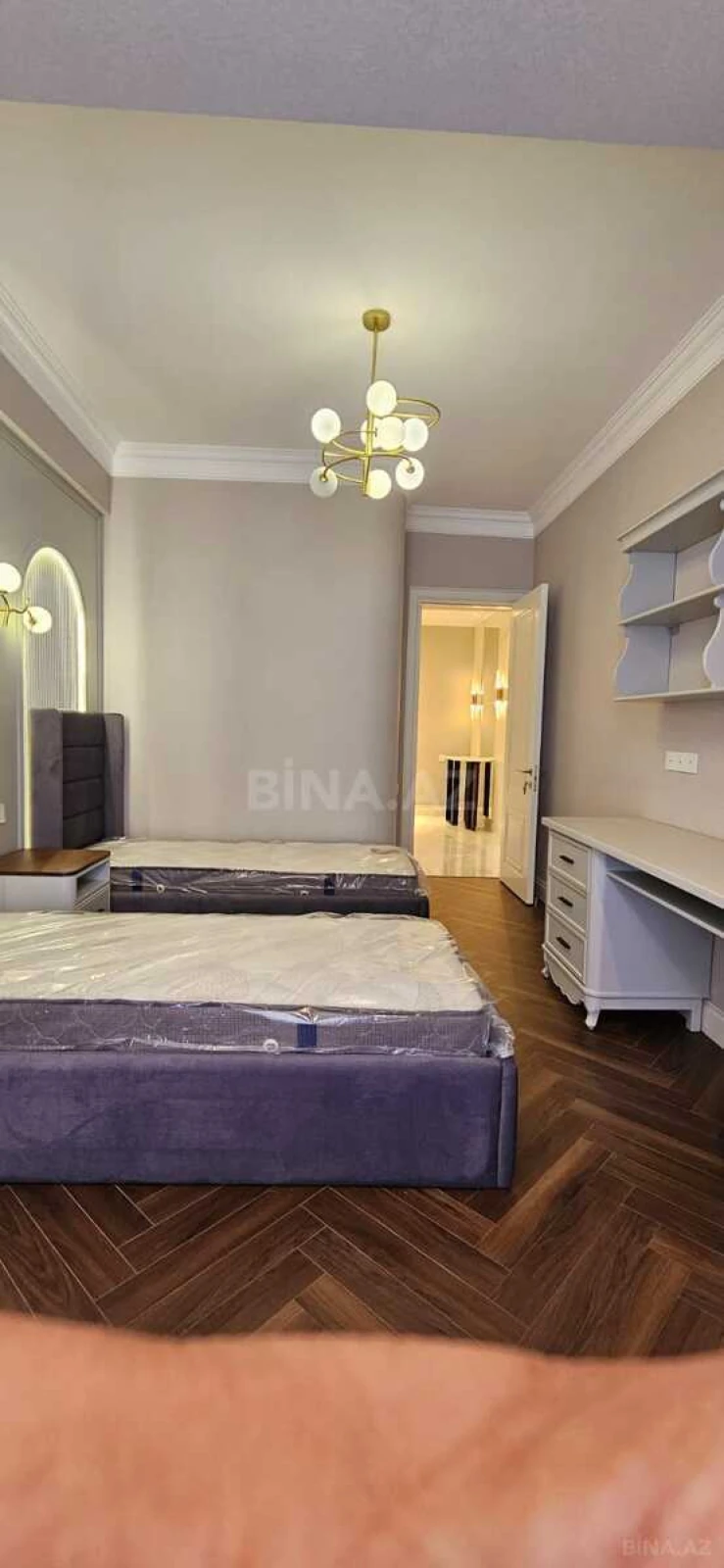 Kirayə verilir 3 otaqlı mənzil 135 m²