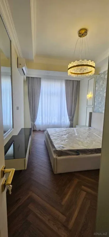 Kirayə verilir 3 otaqlı mənzil 135 m²
