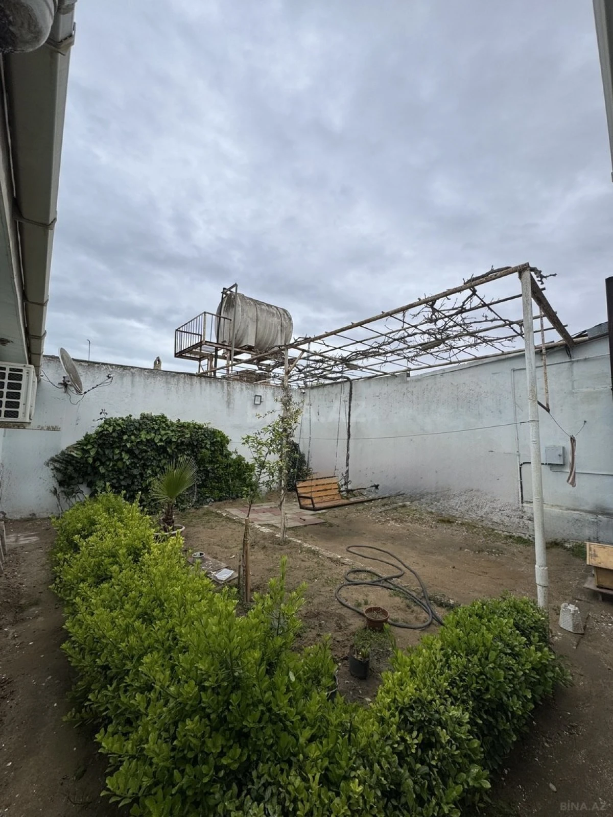 Satılır 4 otaqlı həyət evi 120 m²