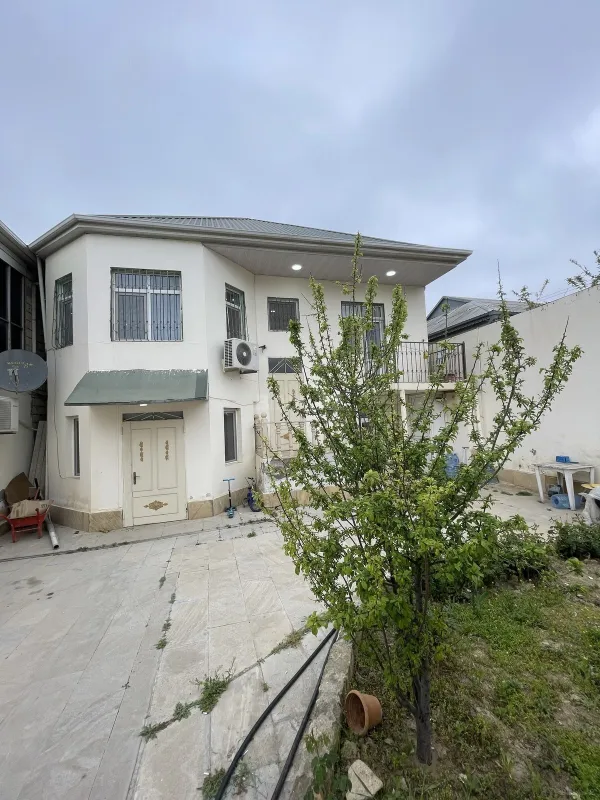Satılır 6 otaqlı həyət evi 190 m²