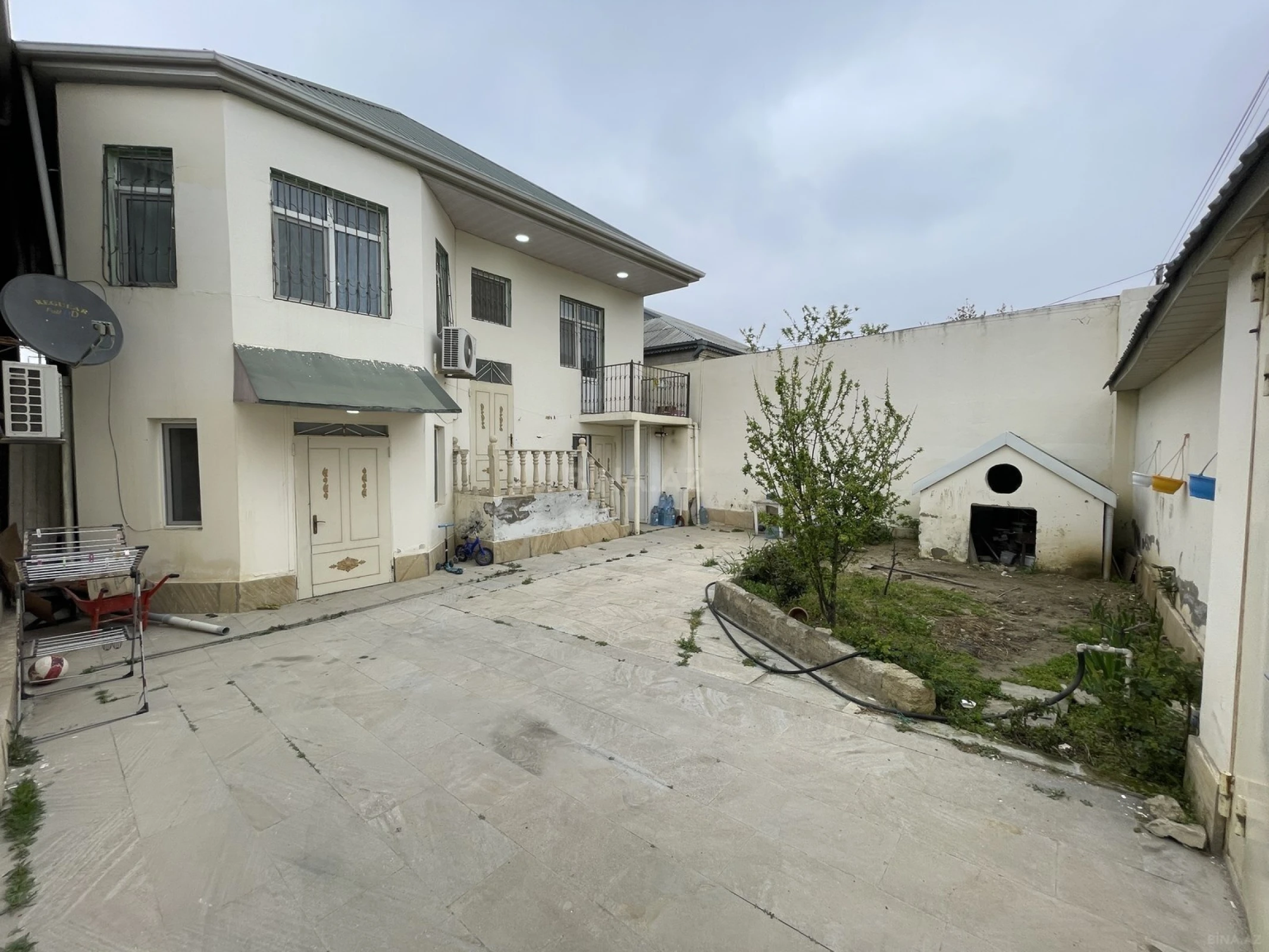 Satılır 6 otaqlı həyət evi 190 m²