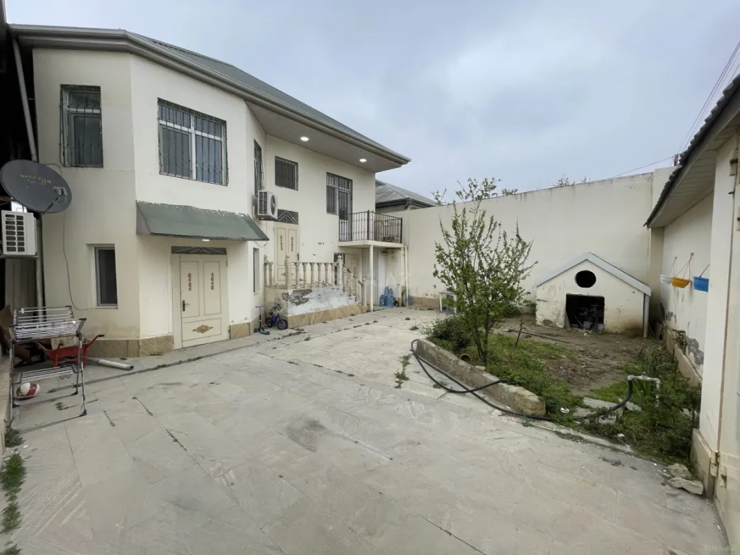 Satılır 6 otaqlı həyət evi 190 m²
