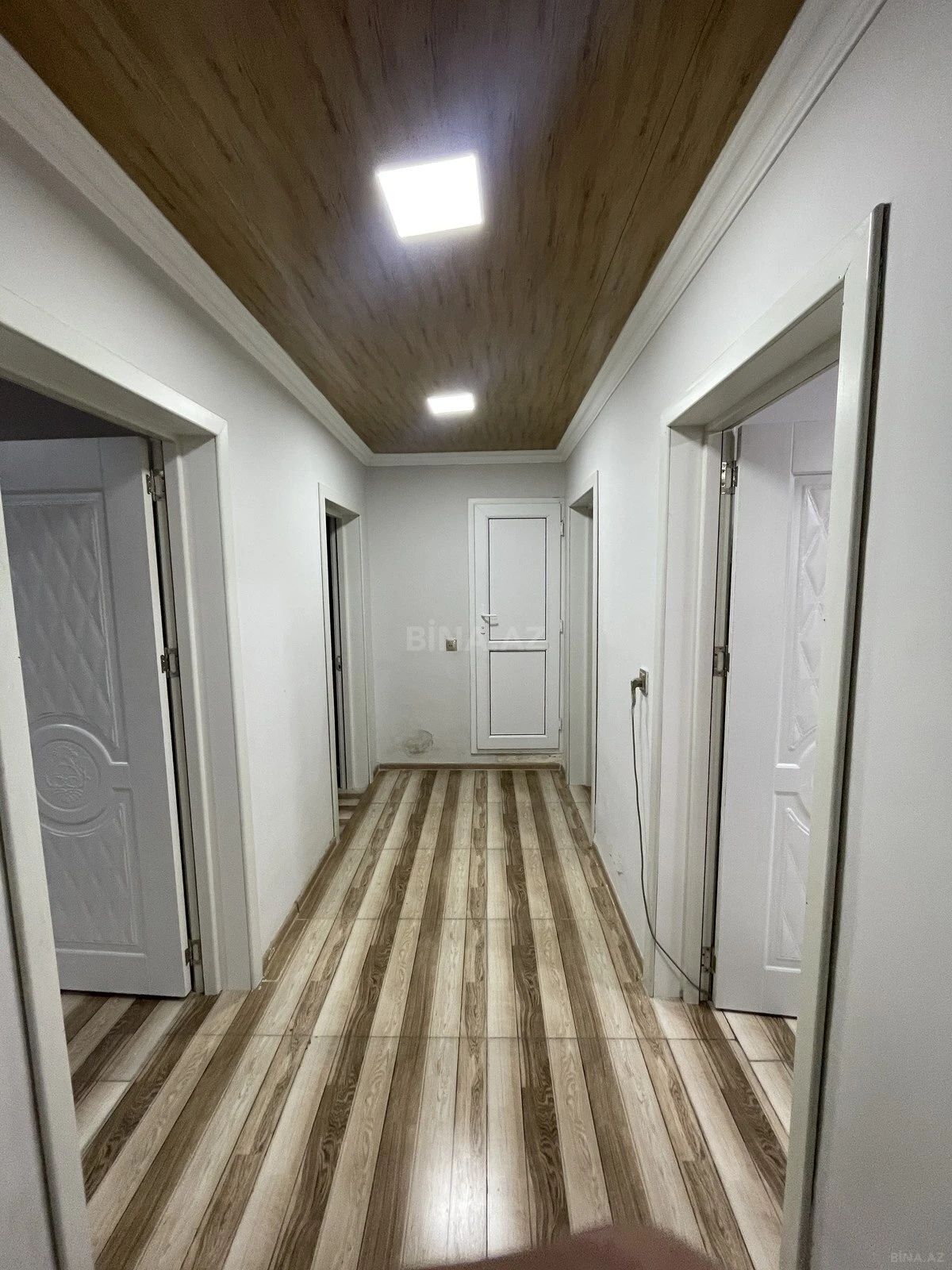 Satılır 6 otaqlı həyət evi 190 m²