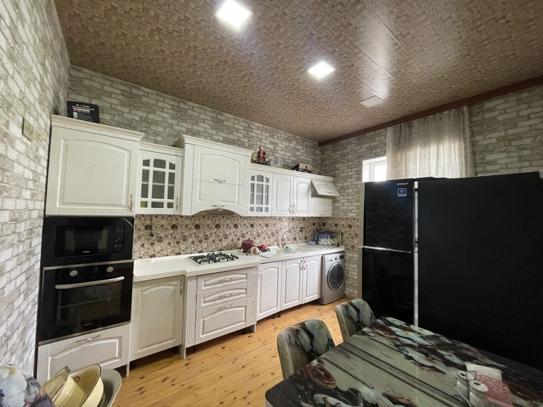 Satılır 6 otaqlı həyət evi 190 m²