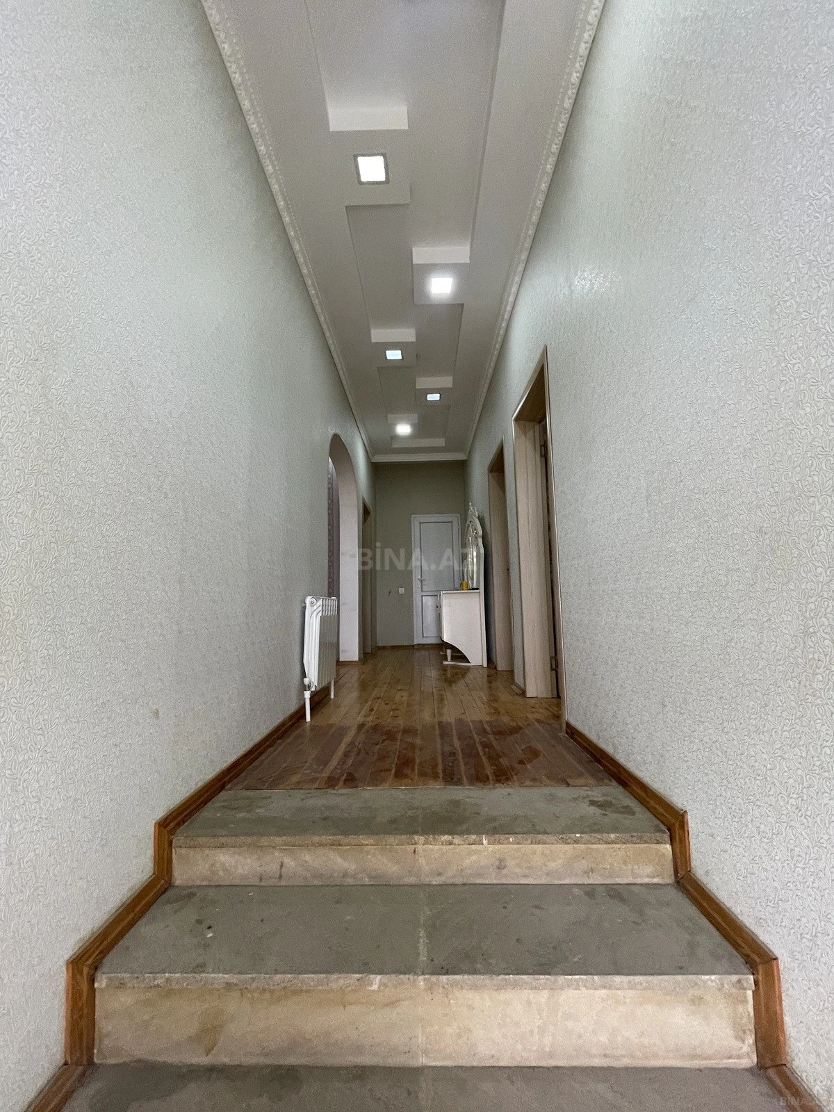Satılır 6 otaqlı həyət evi 190 m²
