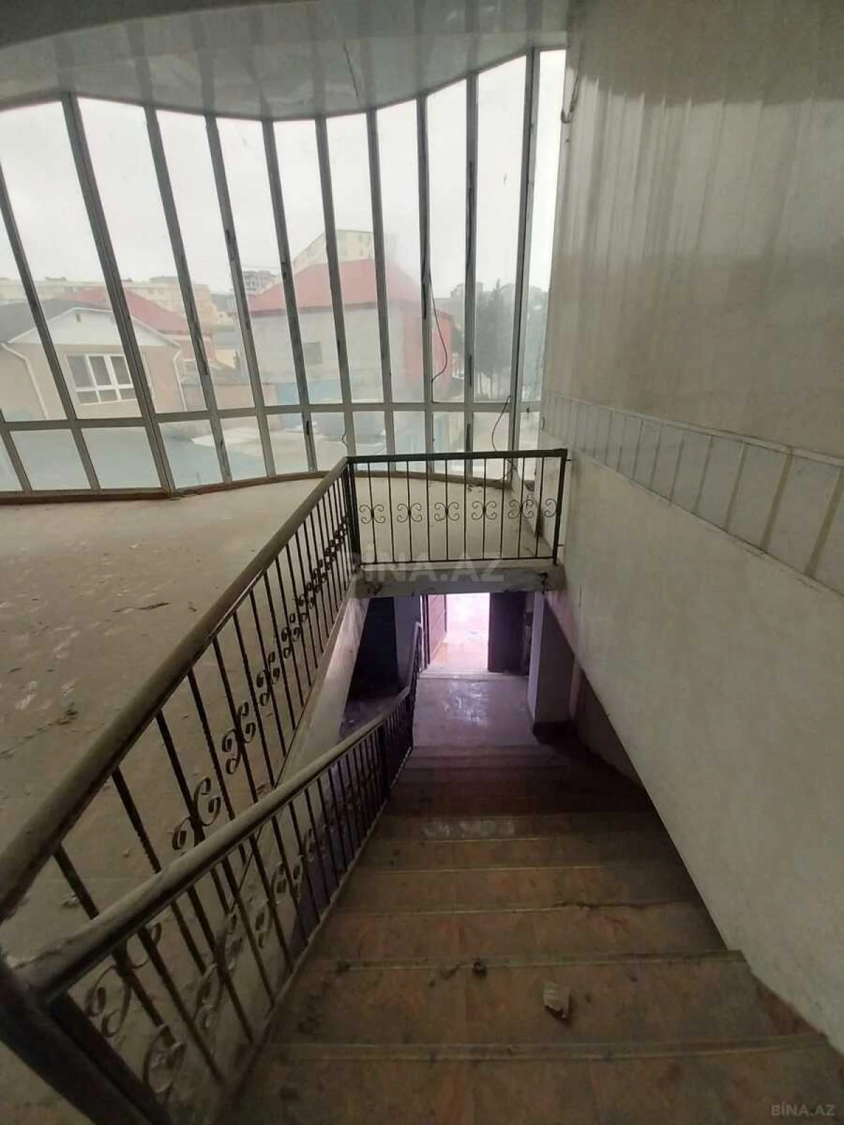 Satılır obyekt 180 m²