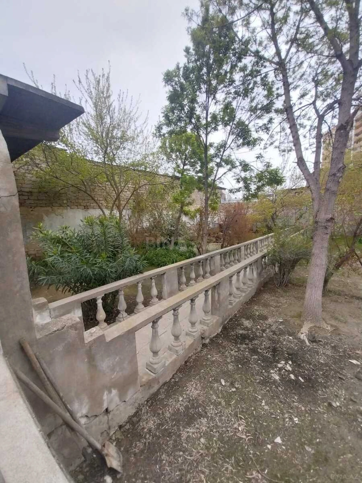 Satılır obyekt 180 m²