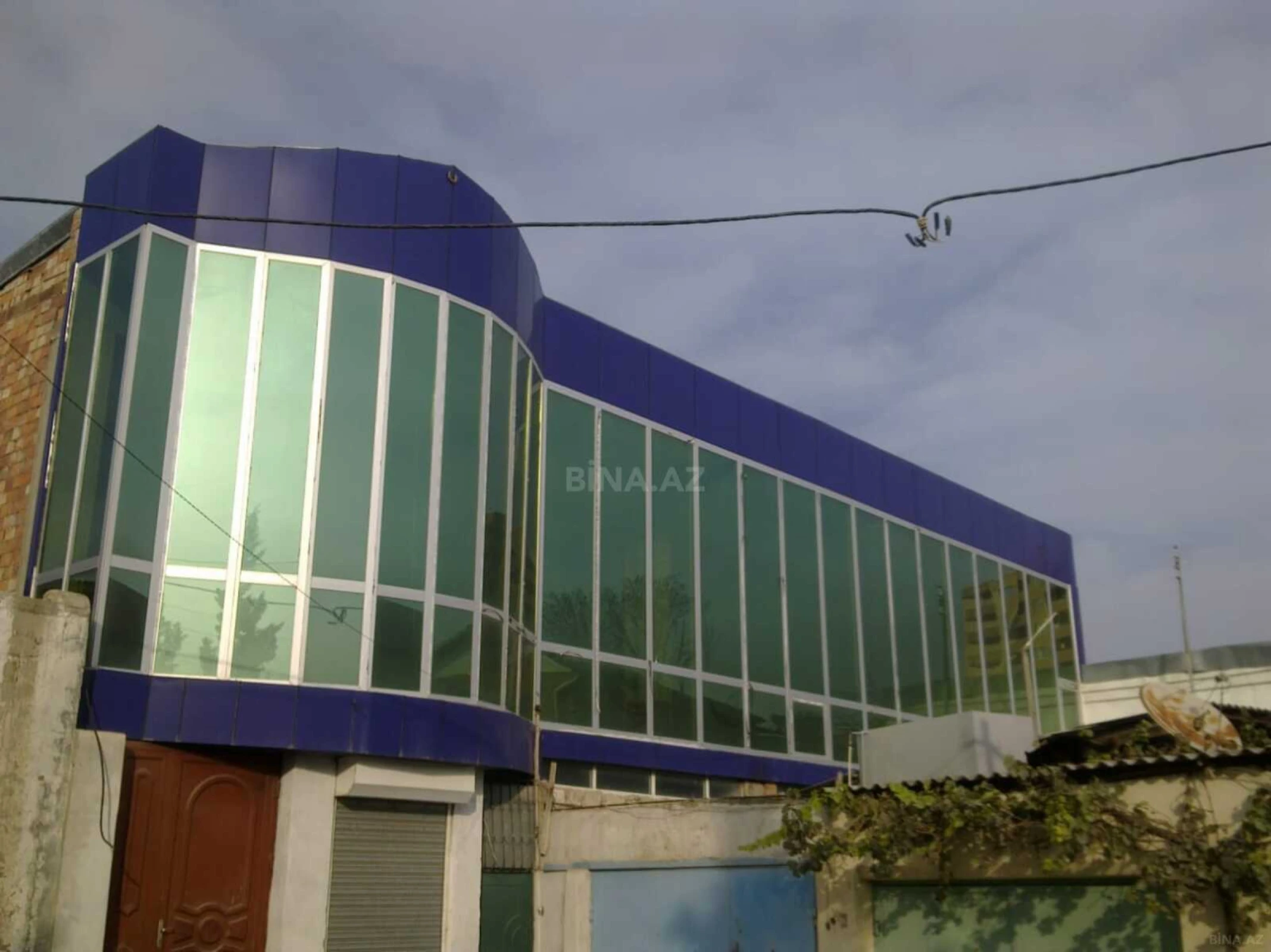 Satılır obyekt 180 m²