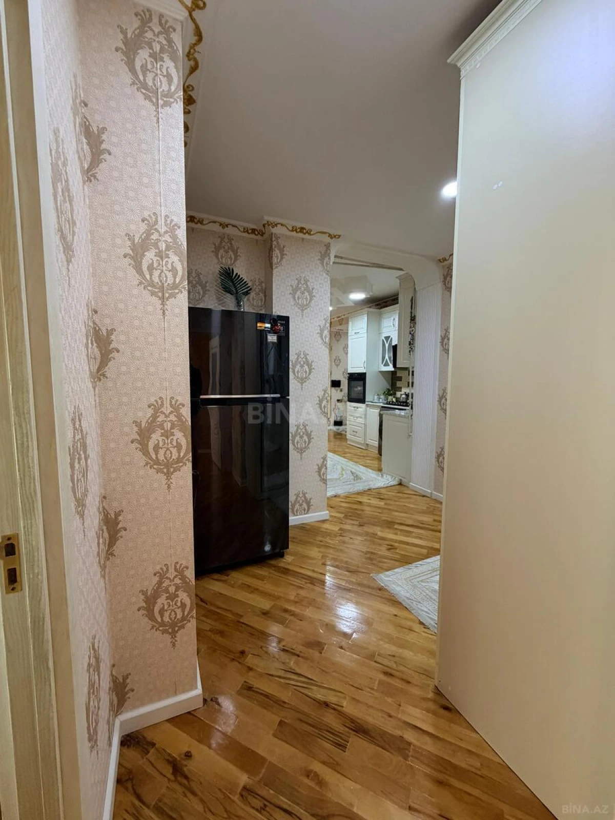 Satılır 3 otaqlı mənzil 102 m²