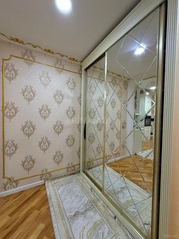 Satılır 3 otaqlı mənzil 102 m²