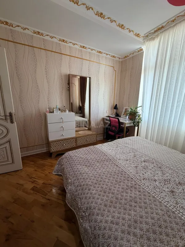 Satılır 3 otaqlı mənzil 102 m²