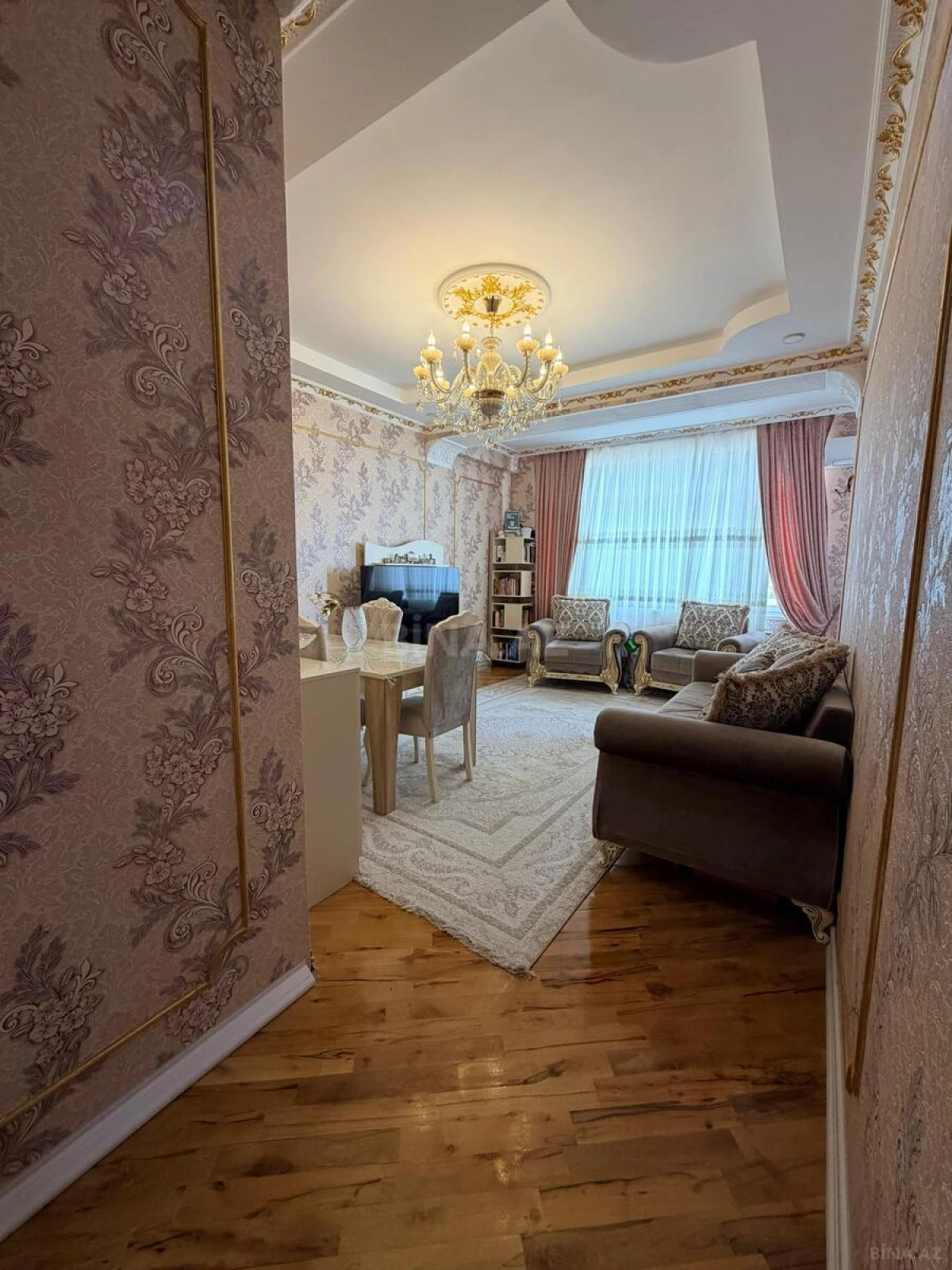 Satılır 3 otaqlı mənzil 102 m²