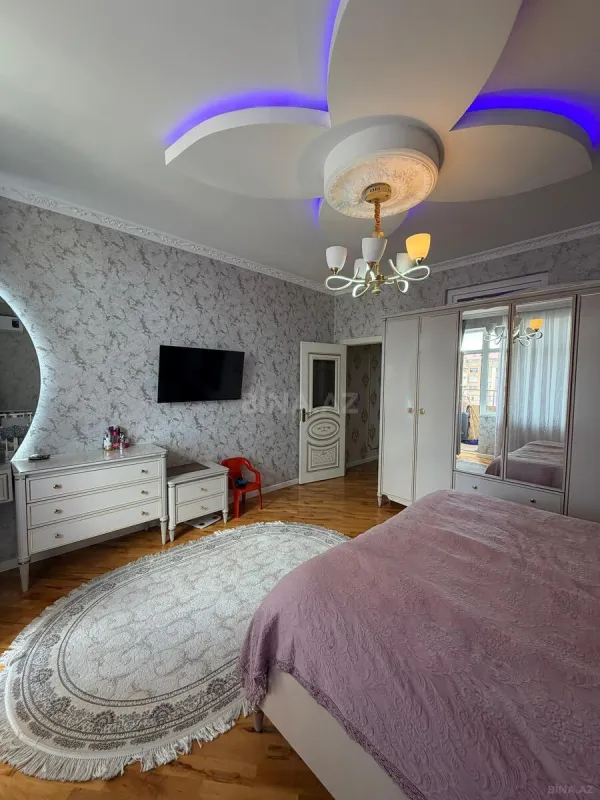 Satılır 3 otaqlı mənzil 102 m²