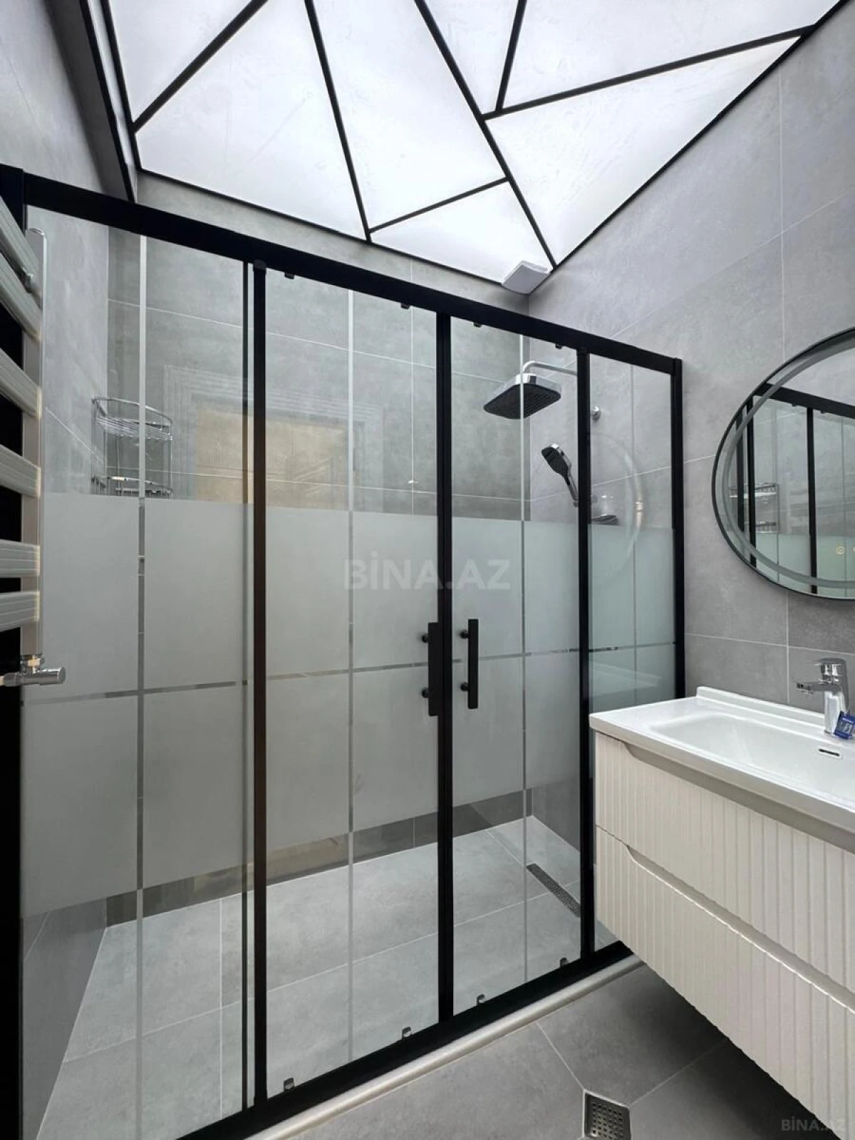 Satılır 3 otaqlı mənzil 105 m²