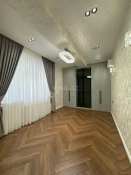 Satılır 3 otaqlı mənzil 105 m²