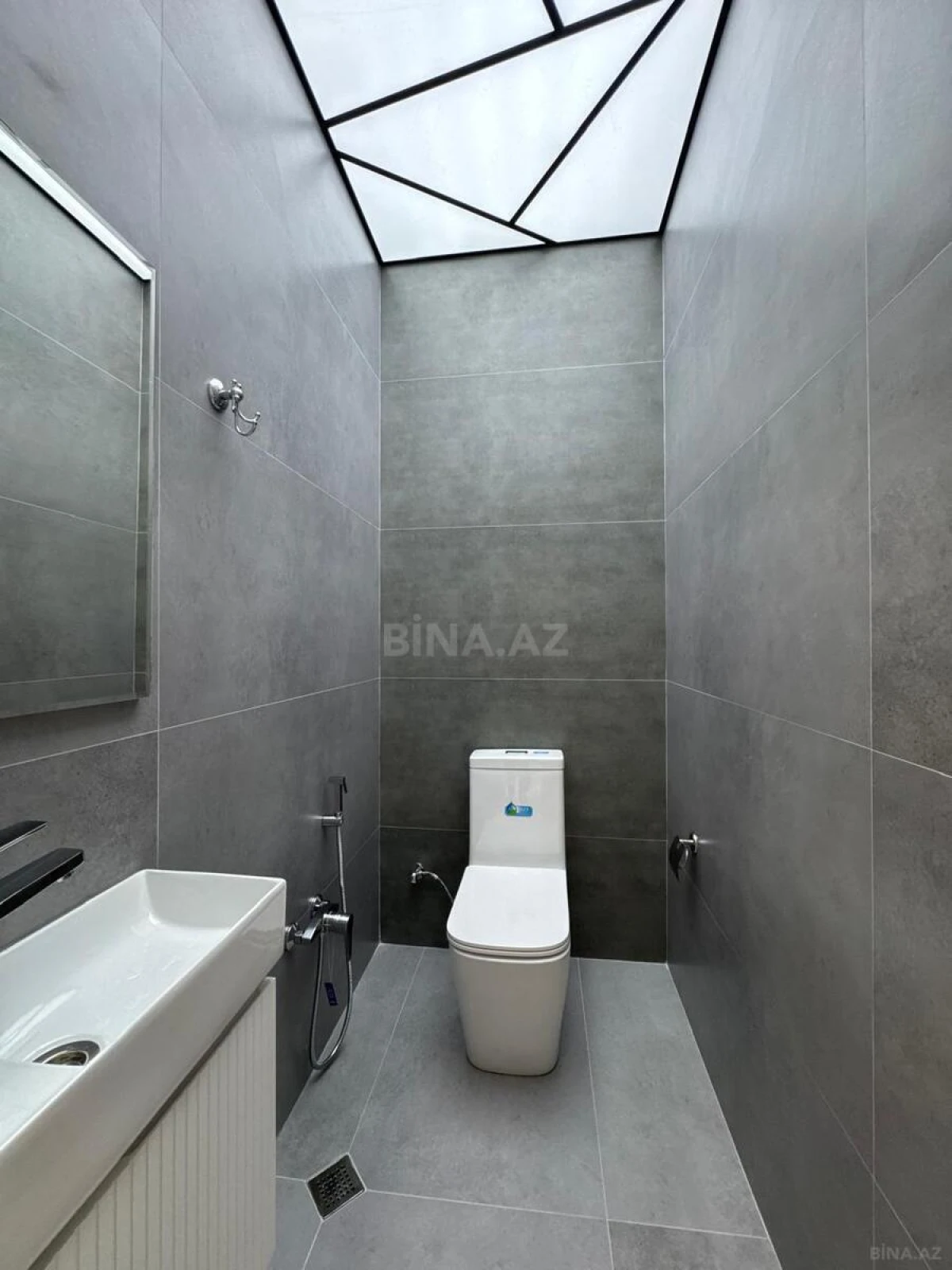 Satılır 3 otaqlı mənzil 105 m²
