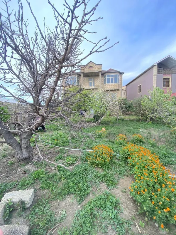 Satılır 7 otaqlı həyət evi 488 m²
