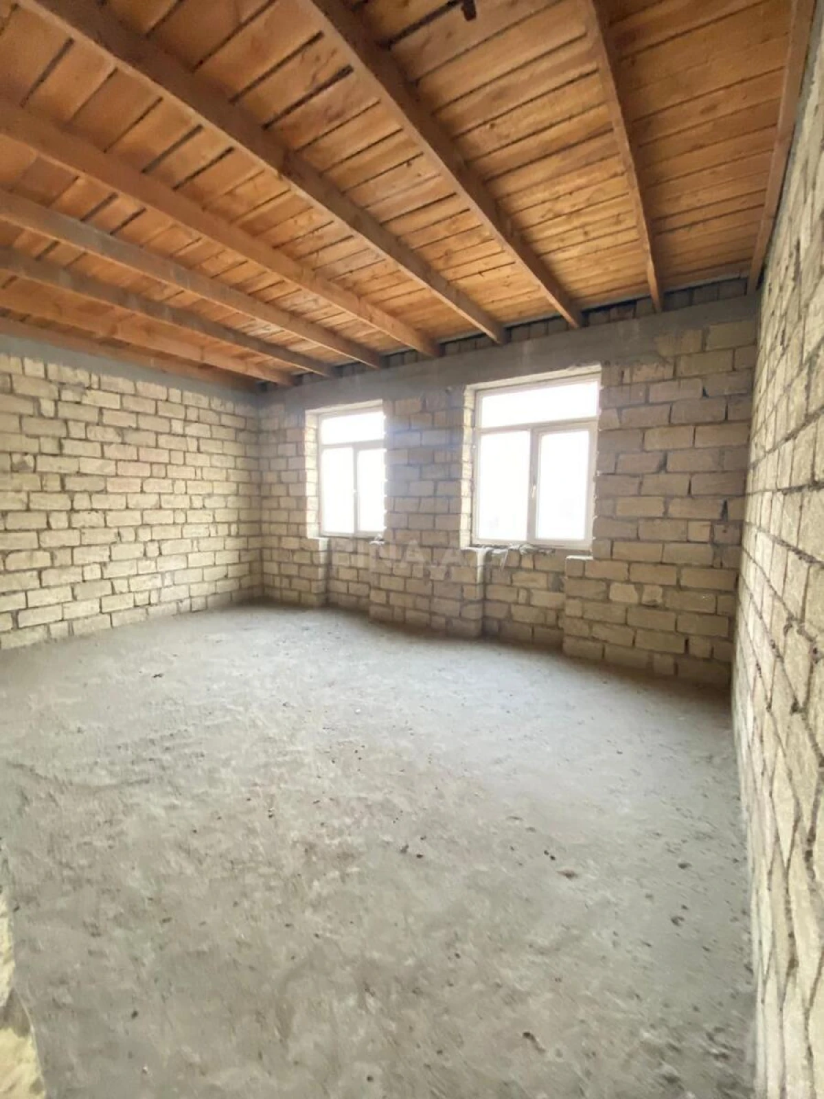 Satılır 7 otaqlı həyət evi 488 m²