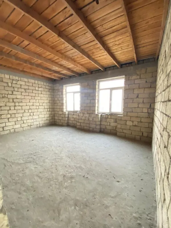Satılır 7 otaqlı həyət evi 488 m²