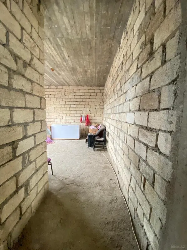 Satılır 7 otaqlı həyət evi 488 m²