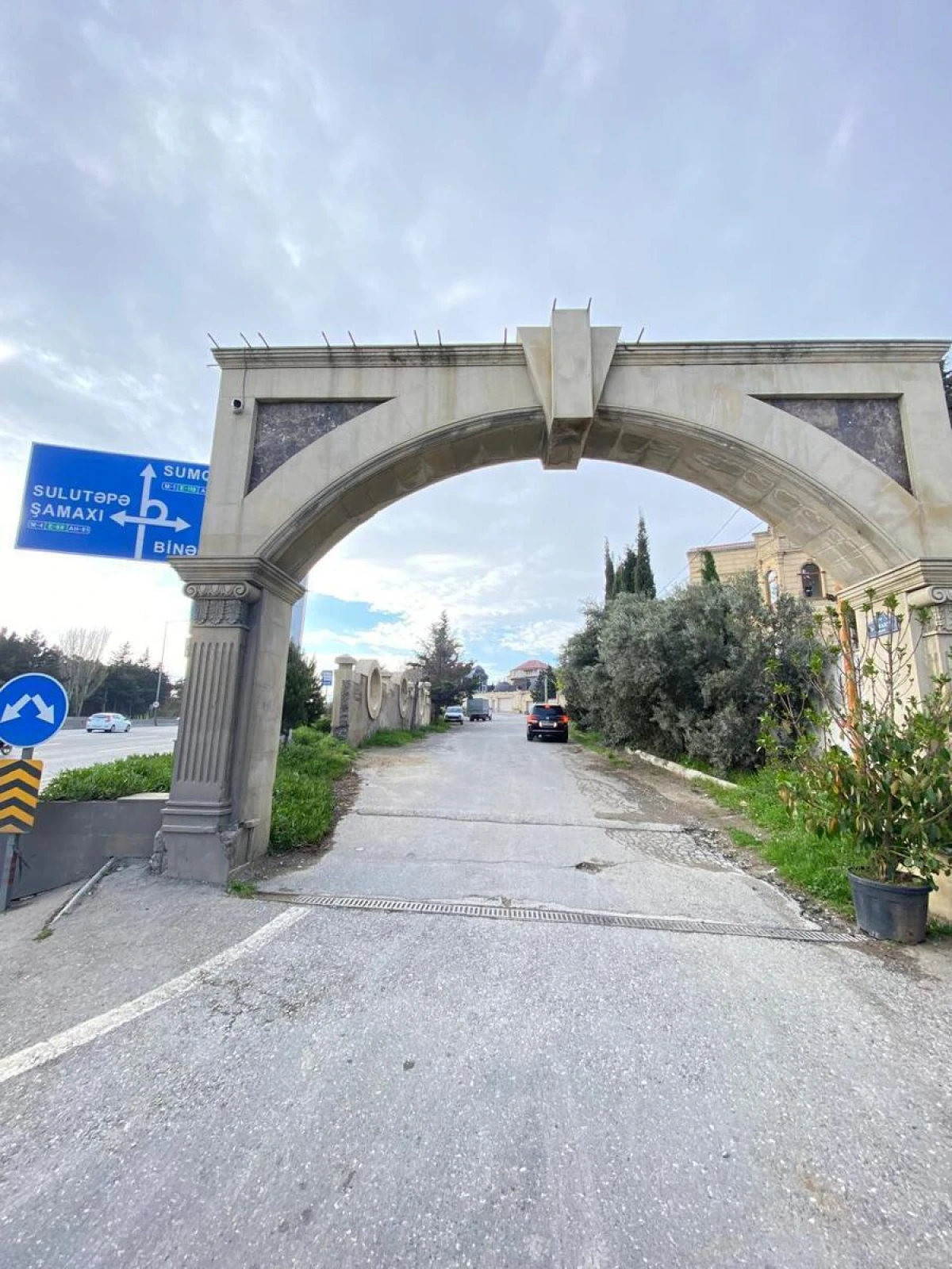 Satılır 7 otaqlı həyət evi 488 m²