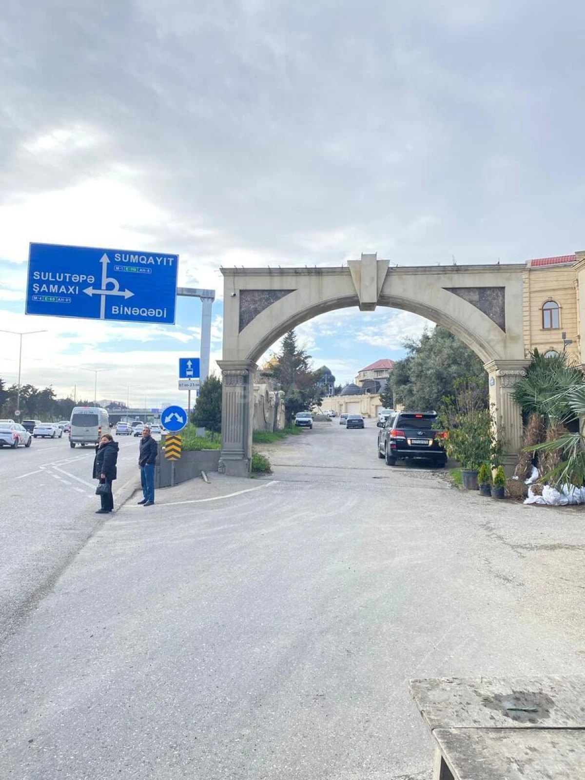 Satılır 7 otaqlı həyət evi 488 m²