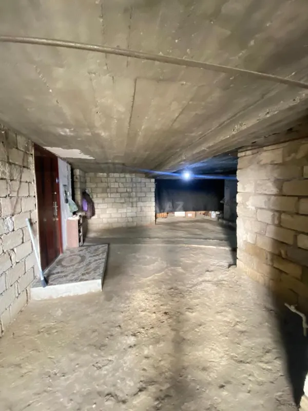 Satılır 7 otaqlı həyət evi 488 m²