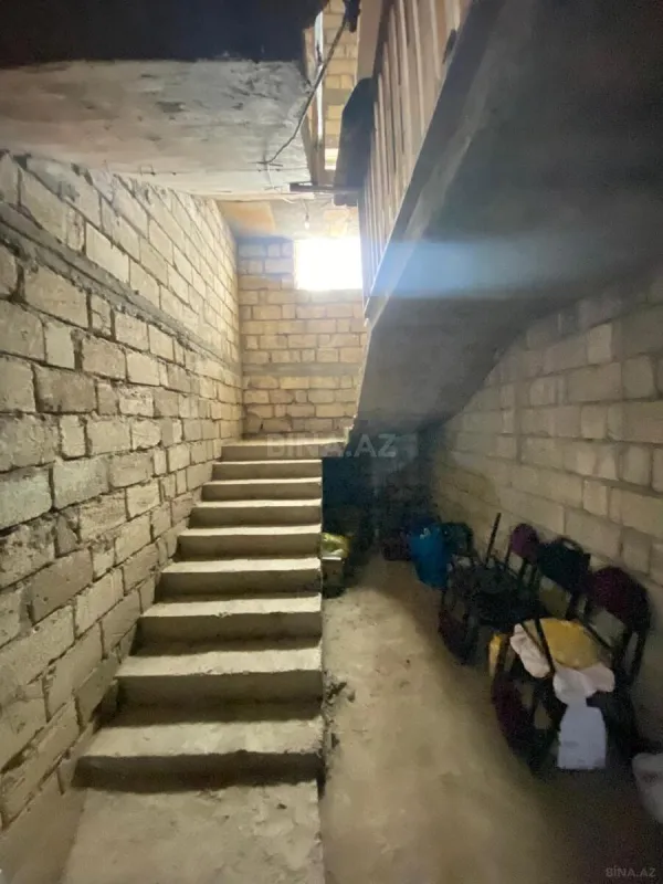 Satılır 7 otaqlı həyət evi 488 m²