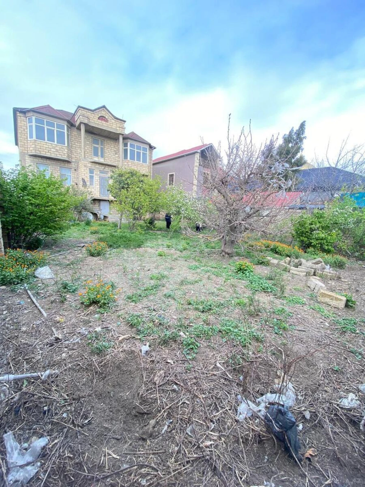Satılır 7 otaqlı həyət evi 488 m²