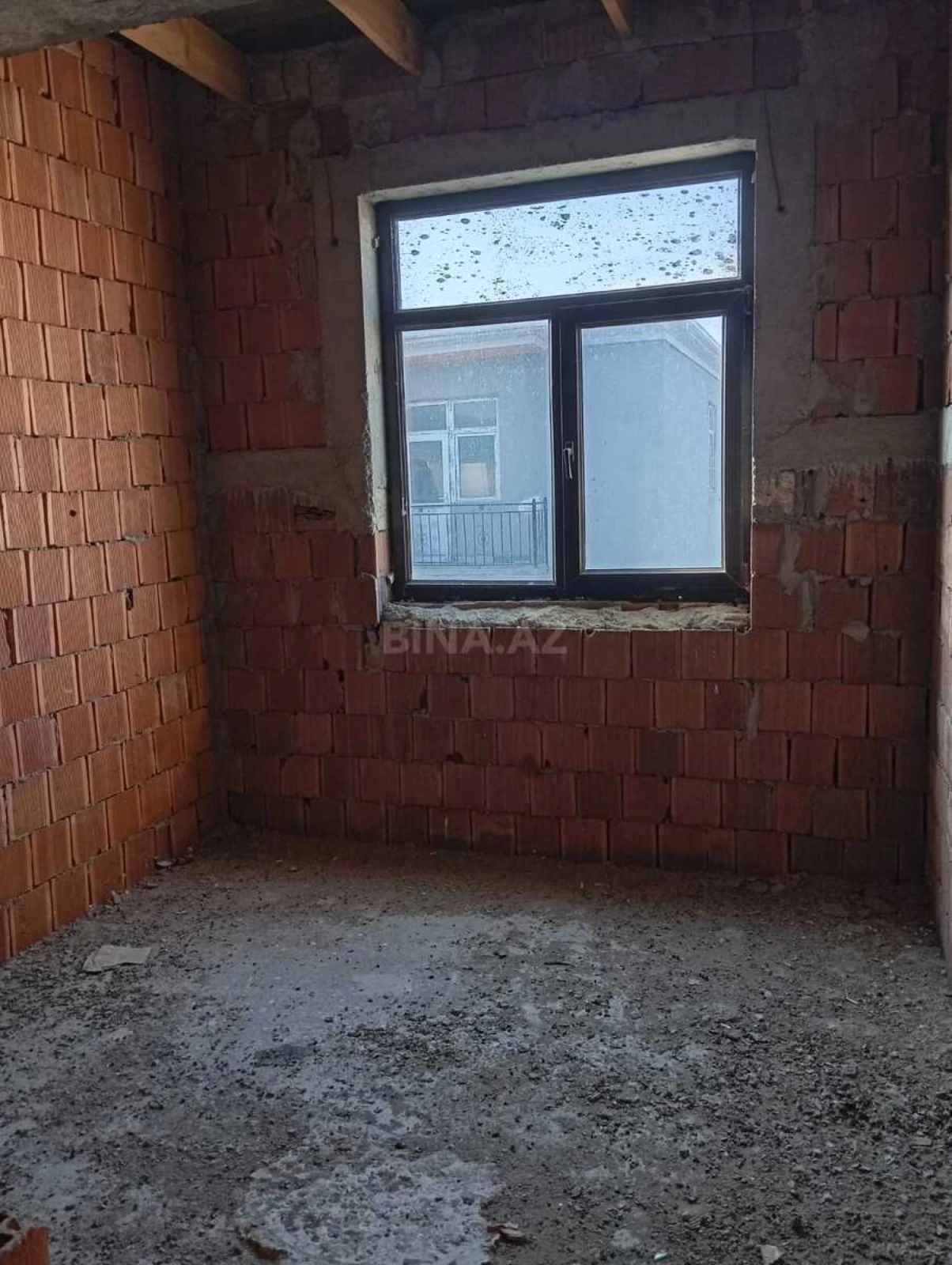 Satılır 3 otaqlı mənzil 89 m²