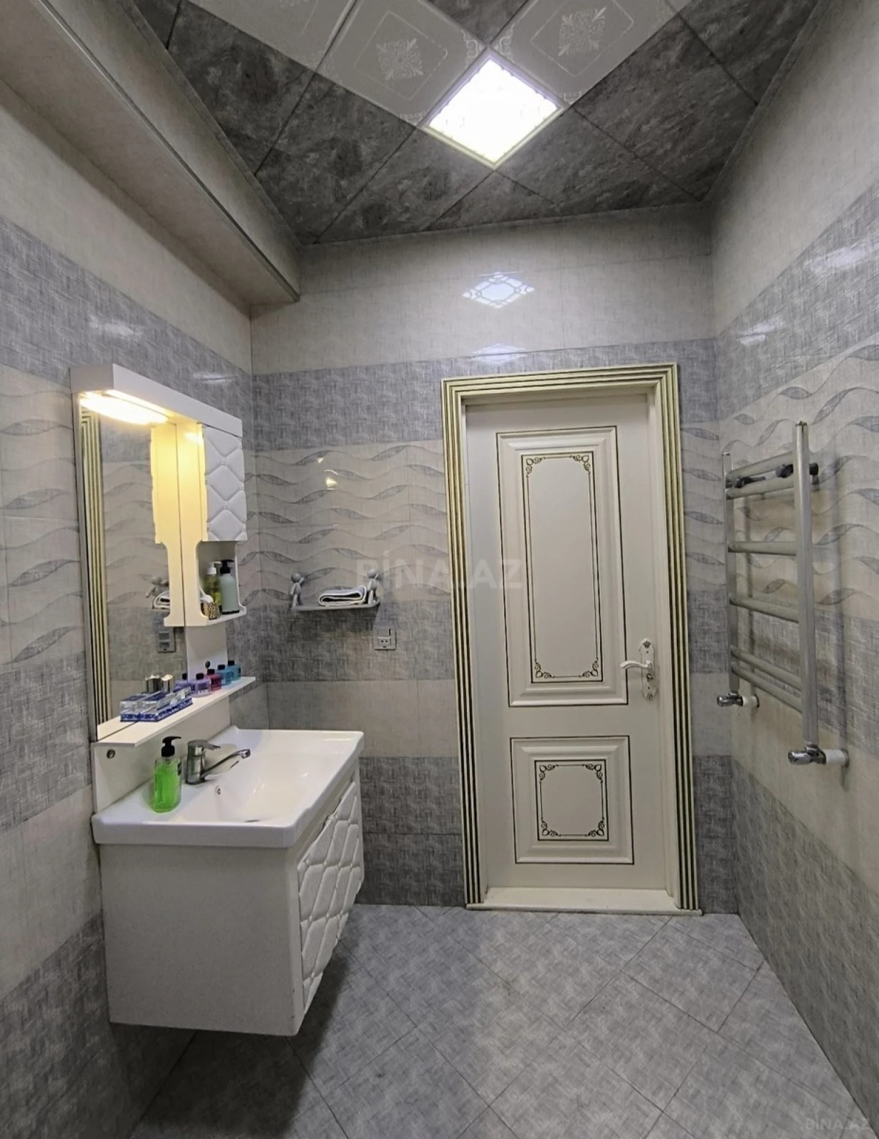 Satılır 2 otaqlı mənzil 58 m²