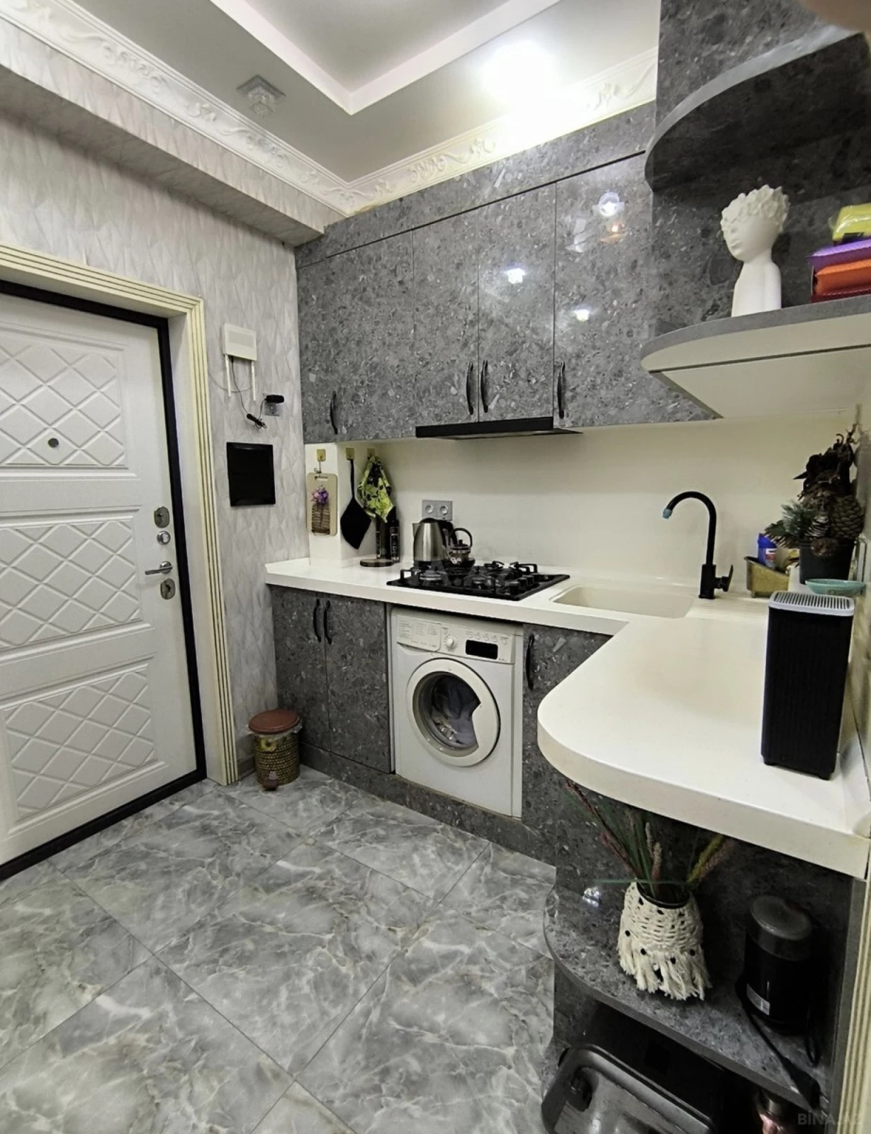 Satılır 2 otaqlı mənzil 58 m²