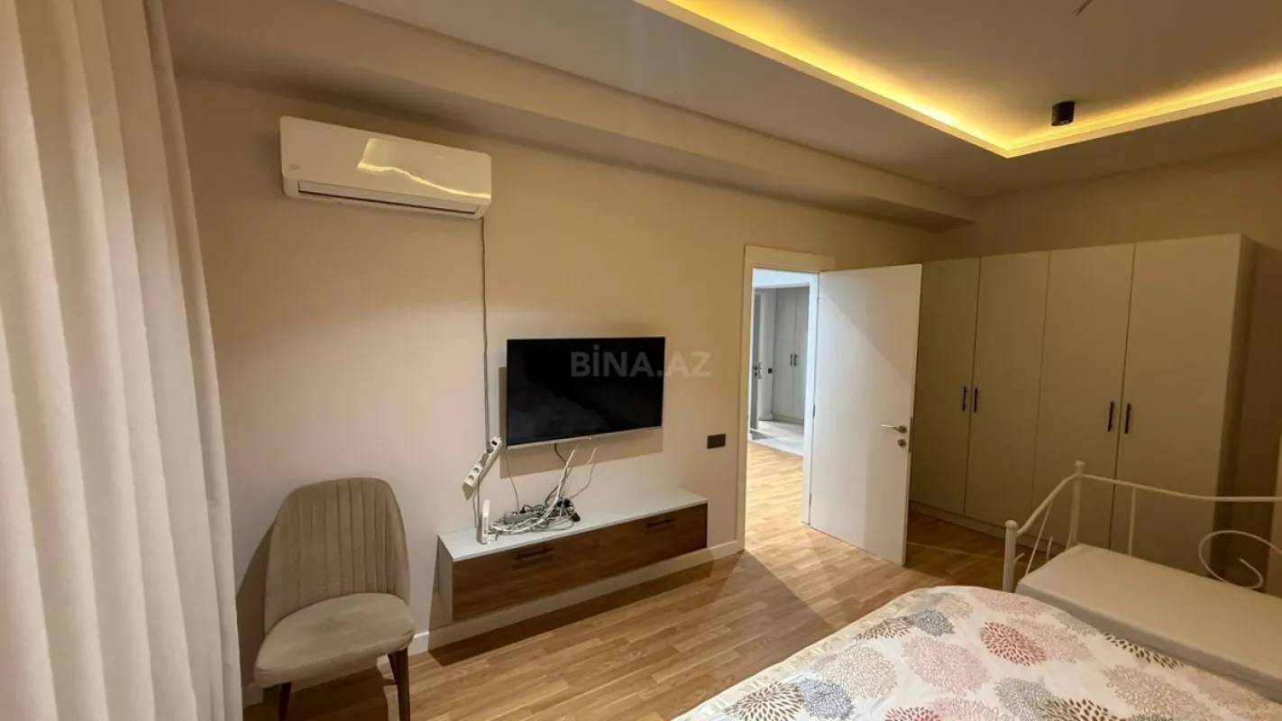 Kirayə verilir 4 otaqlı mənzil 150 m²
