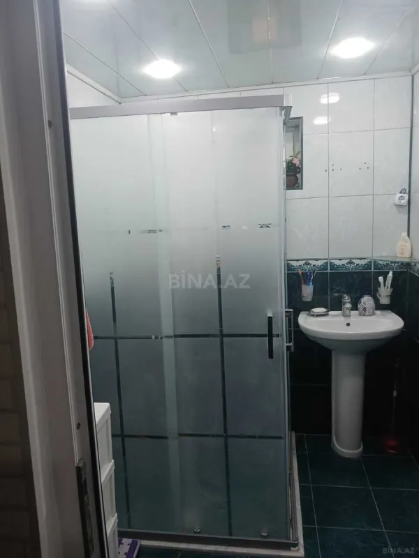 Satılır 5 otaqlı həyət evi 240 m²