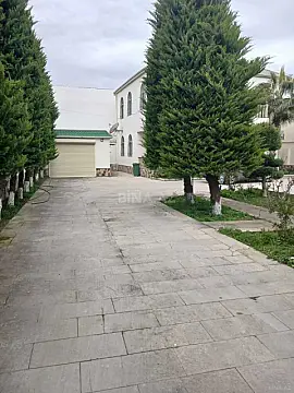 Satılır 5 otaqlı həyət evi 240 m²
