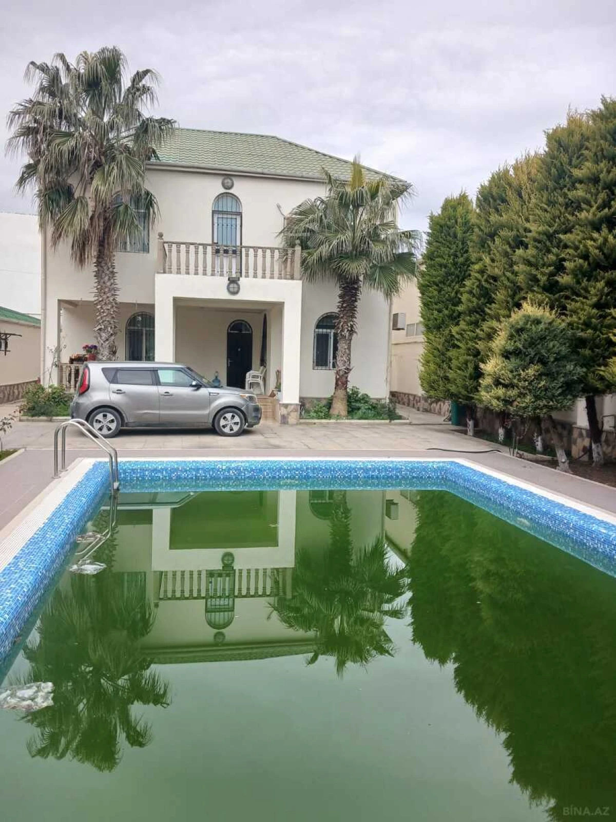 Satılır 5 otaqlı həyət evi 240 m²