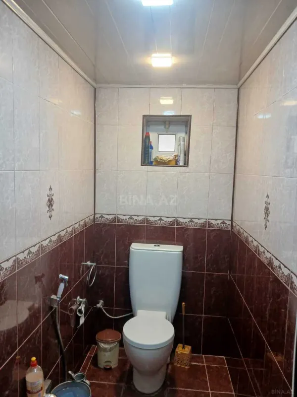 Satılır 5 otaqlı həyət evi 240 m²