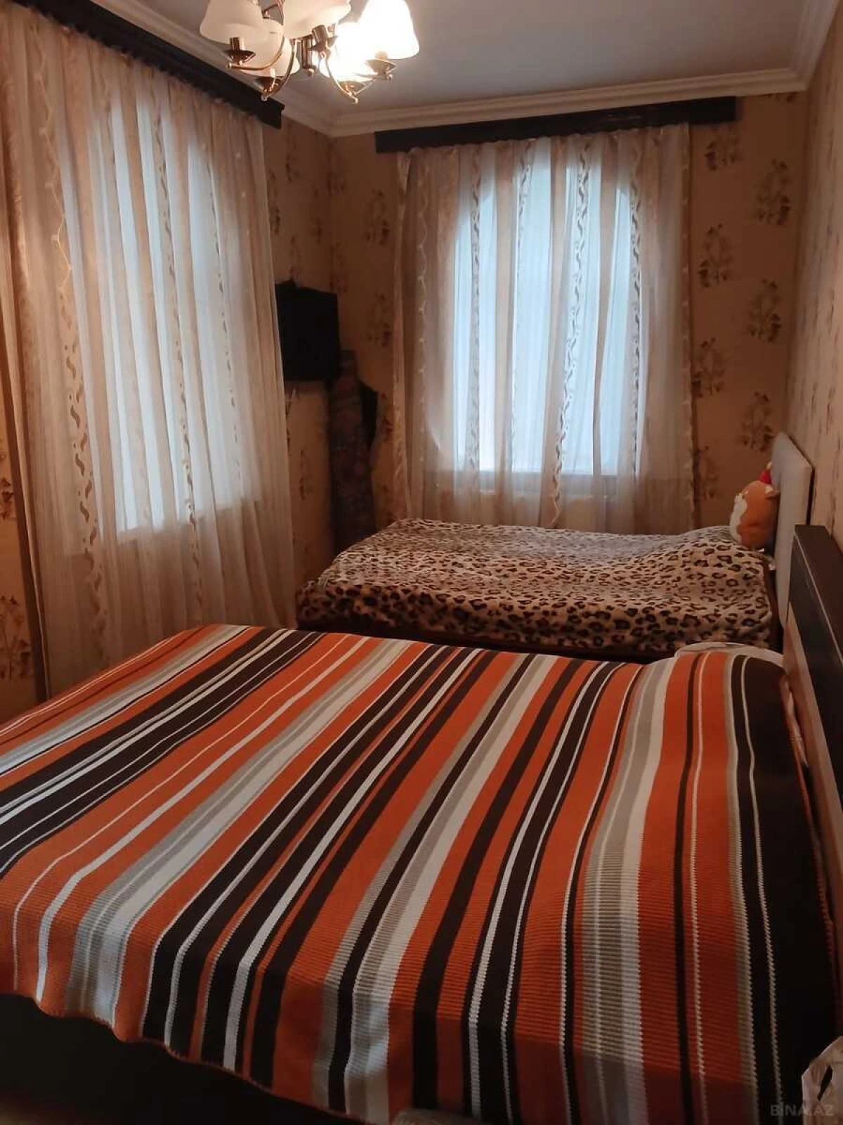 Satılır 5 otaqlı həyət evi 240 m²