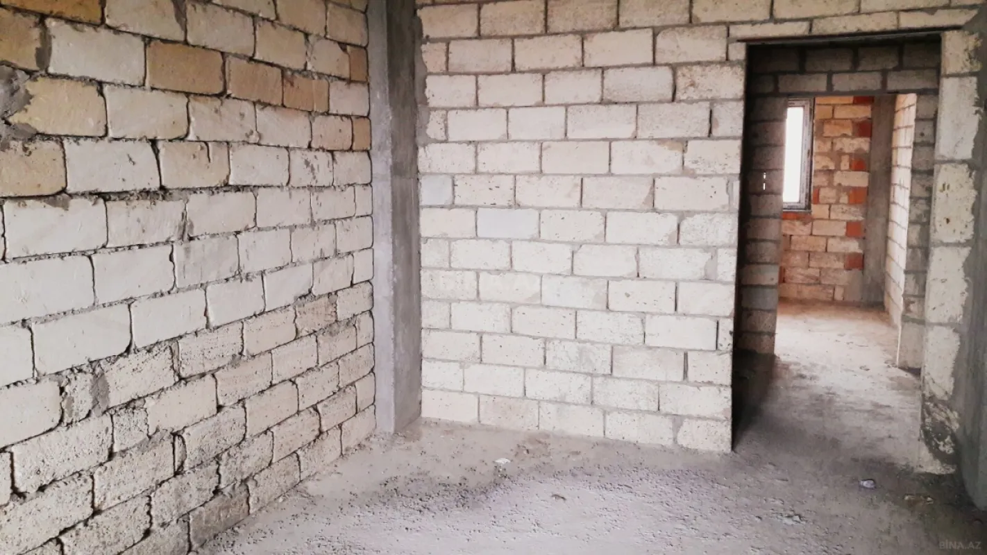 Satılır obyekt 210 m²