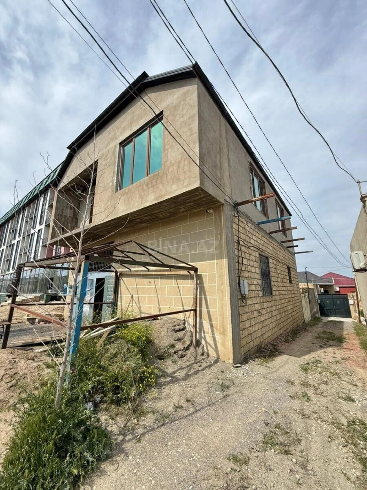 Satılır obyekt 210 m²