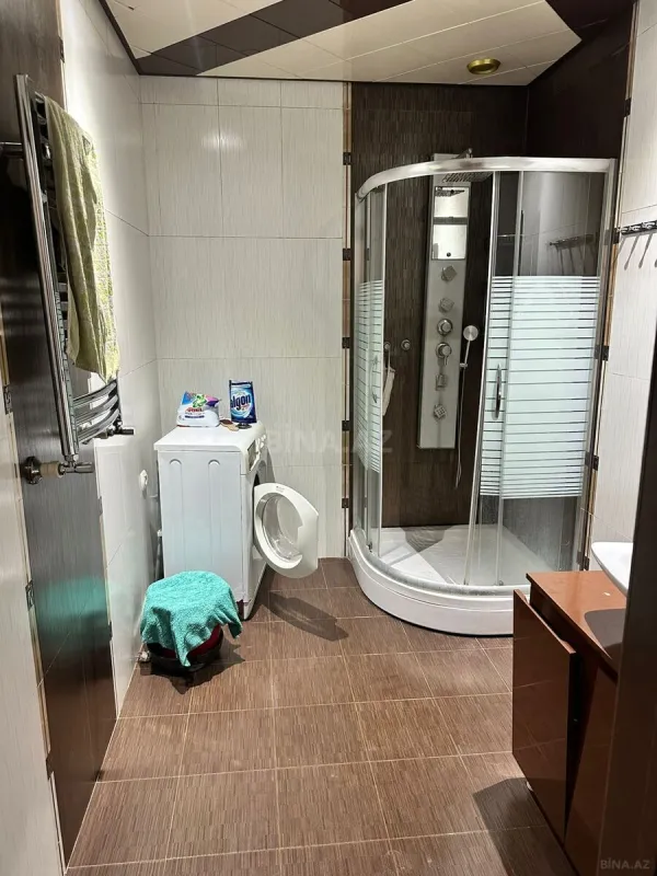 Satılır 4 otaqlı mənzil 130 m²