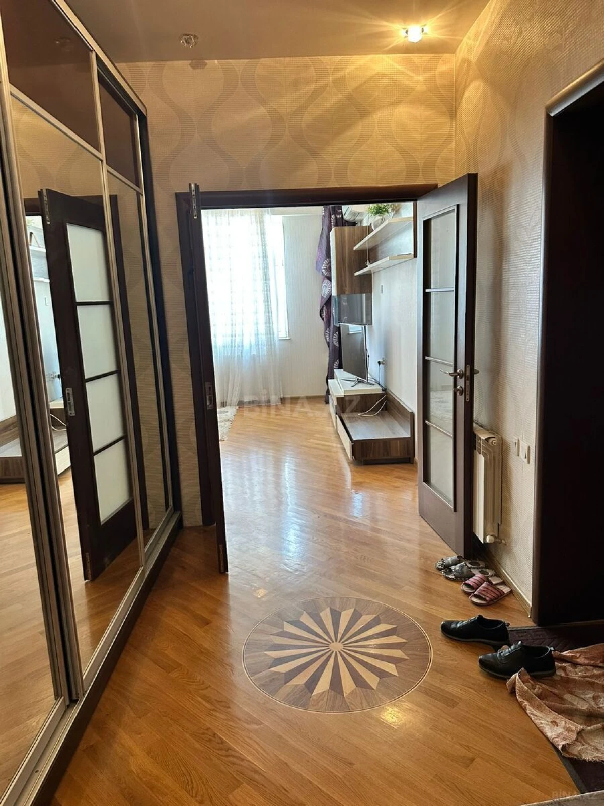 Satılır 4 otaqlı mənzil 130 m²