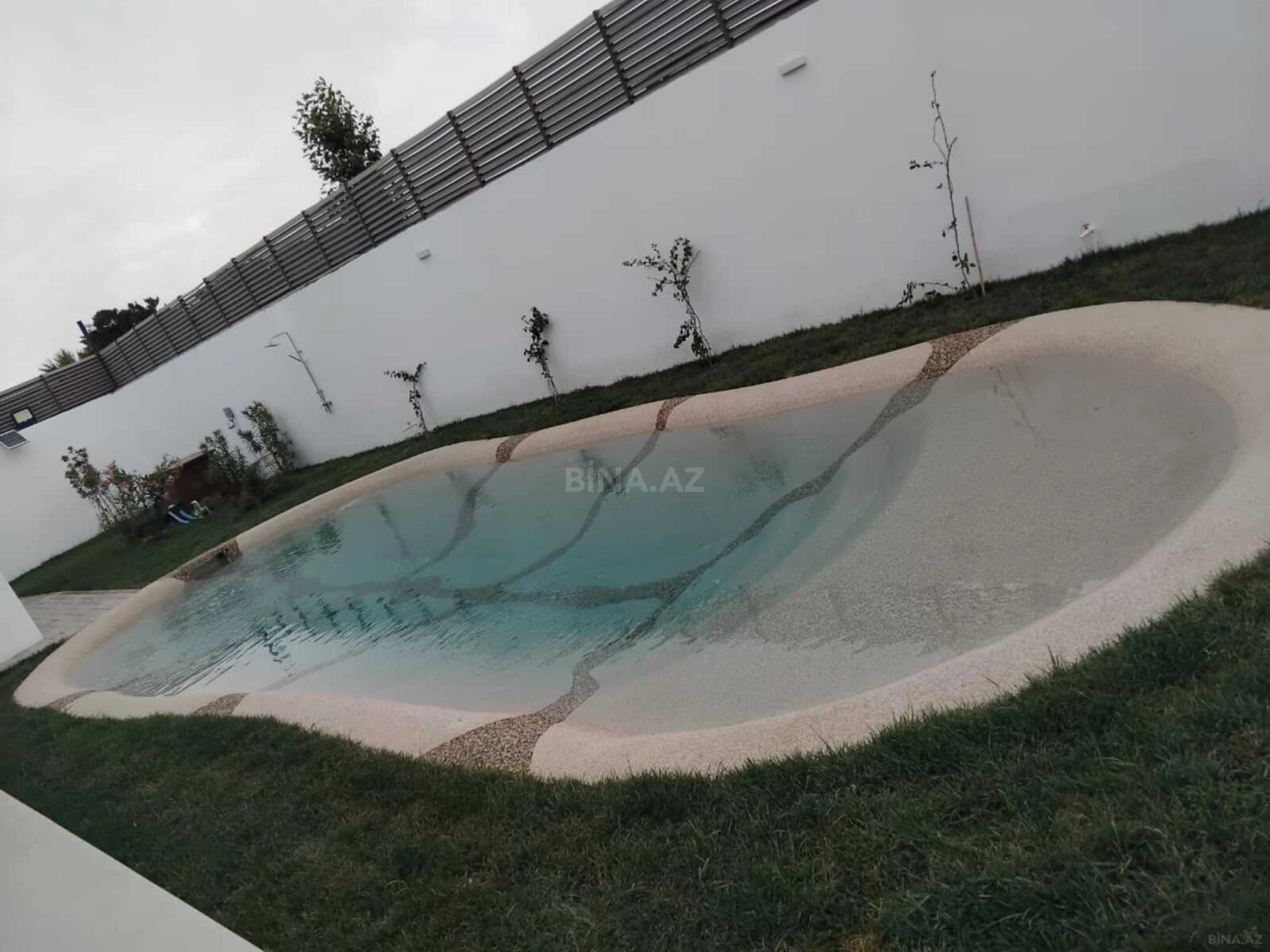 Kirayə verilir 5 otaqlı həyət evi 250 m²