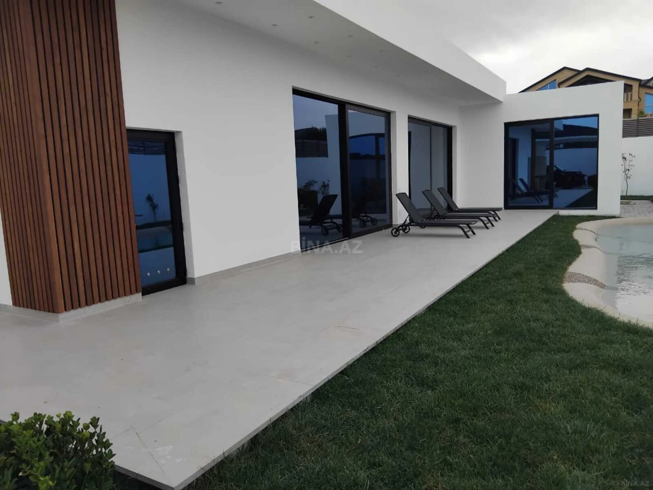 Kirayə verilir 5 otaqlı həyət evi 250 m²