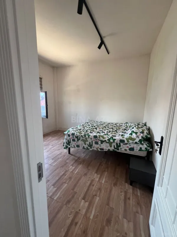 Kirayə verilir 5 otaqlı həyət evi 300 m²