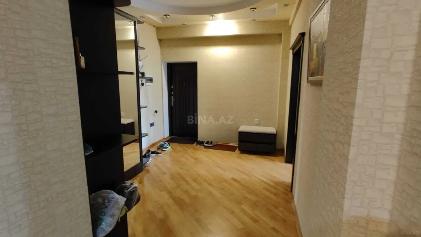 Kirayə verilir 3 otaqlı mənzil 123 m²