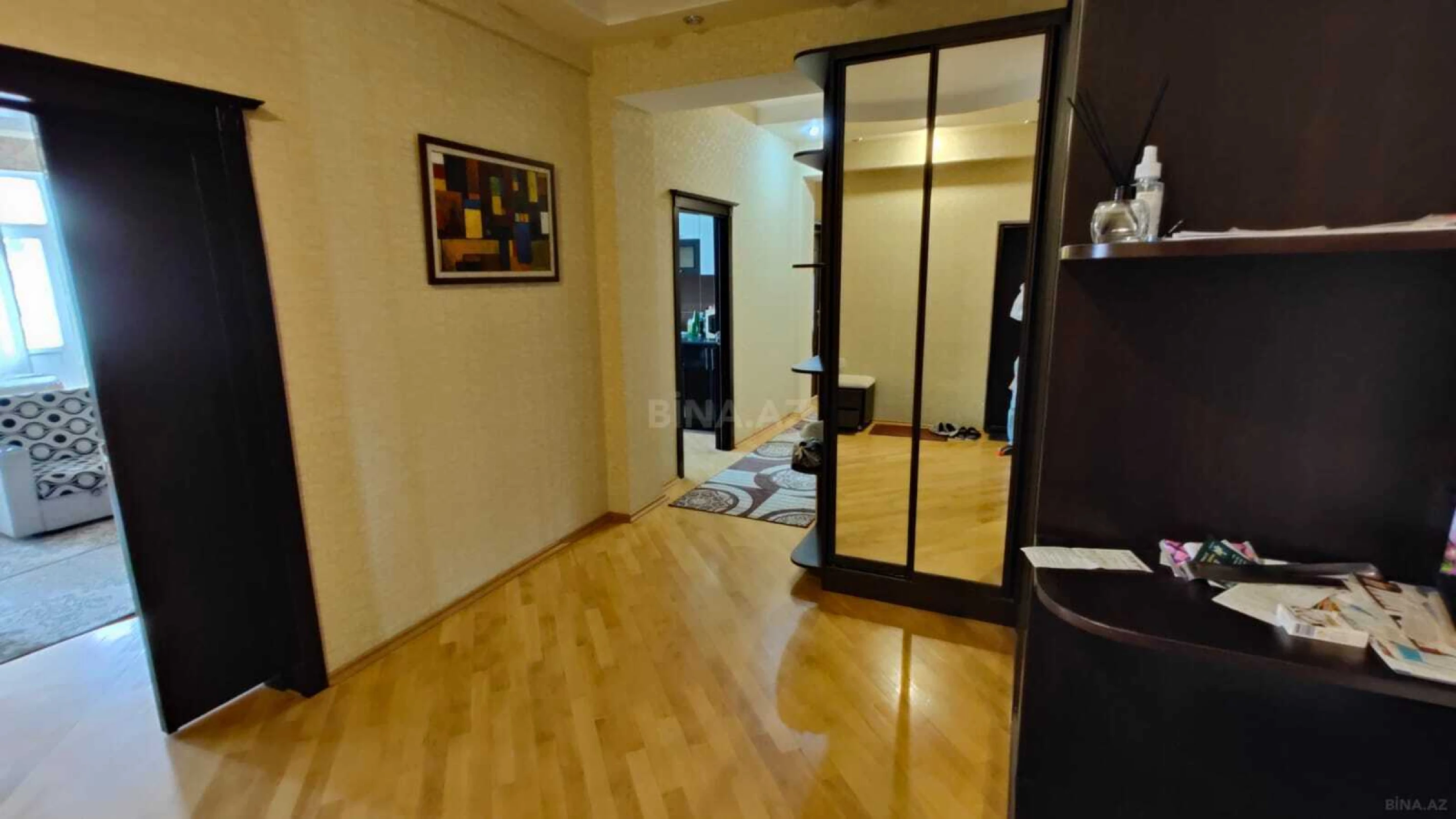 Kirayə verilir 3 otaqlı mənzil 123 m²
