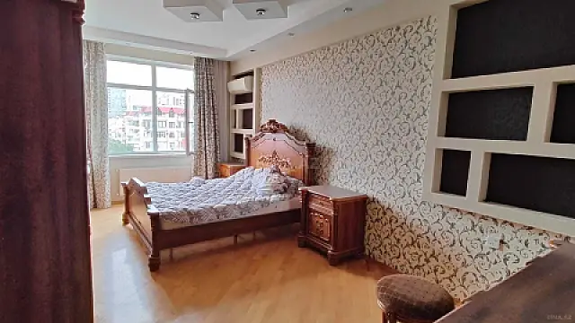 Kirayə verilir 3 otaqlı mənzil 123 m²