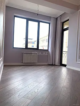 Satılır 4 otaqlı mənzil 120 m²